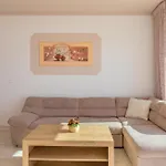 Abros Apartament *