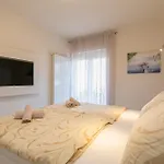 Apartament Abros *