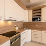 Apartament Abros *