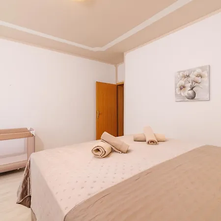 Abros Apartment