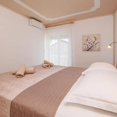Abros Apartment *