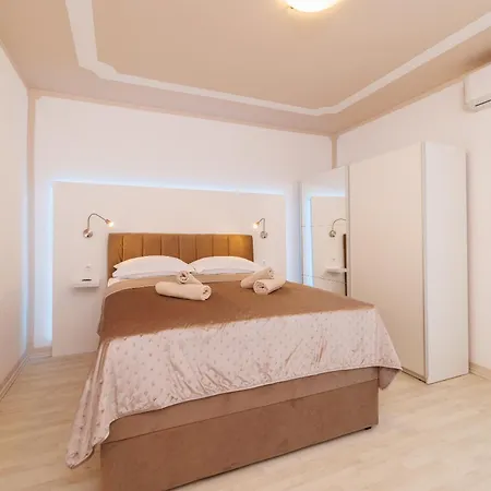 Abros Apartment