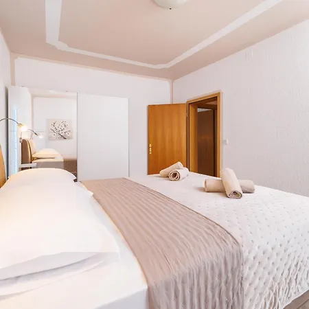 Apartment Abros