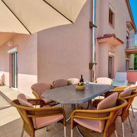Apartment Abros