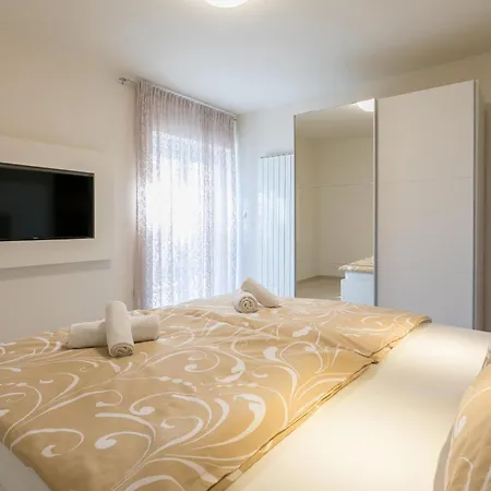 Abros Apartment
