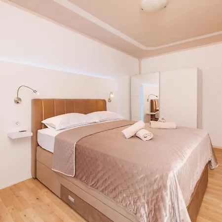 Abros Apartment