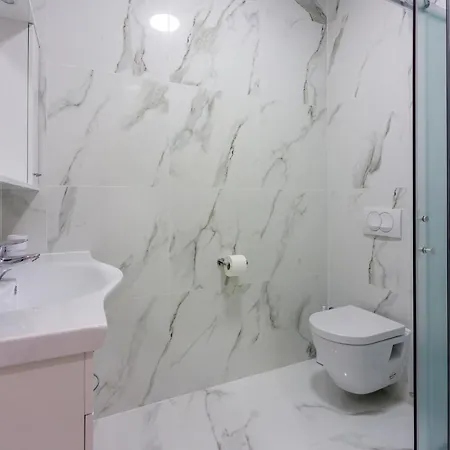 Abros Apartment *